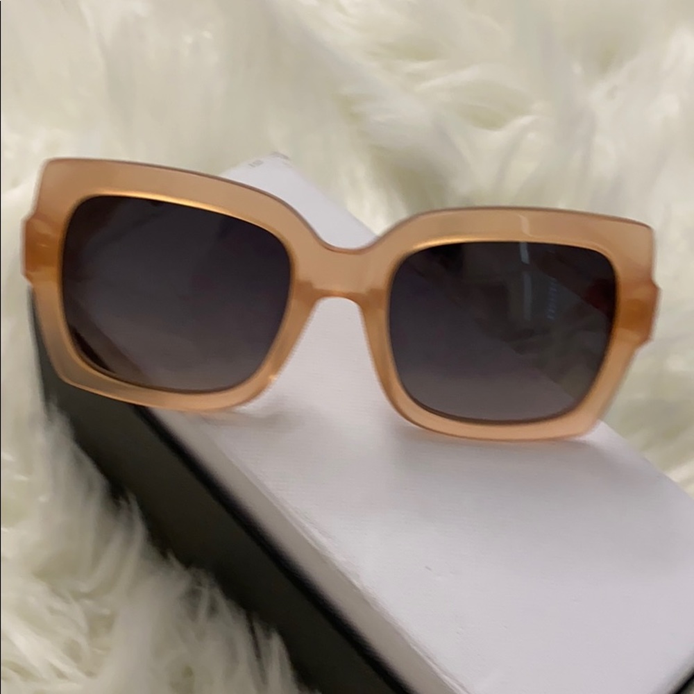 Like new Toms sunglasses